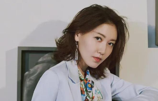 醒又干净的高露才是女演员中的天花板开元棋牌白百何死对头167cm清(图3)